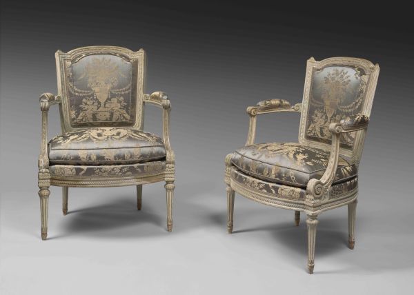 Rare paire de fauteuils laqués d'époque Louis XVI