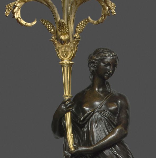 Exceptionnelle paire de grands candélabres Louis XVI