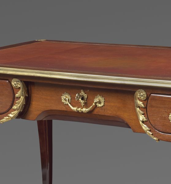 A Regence bureau plat