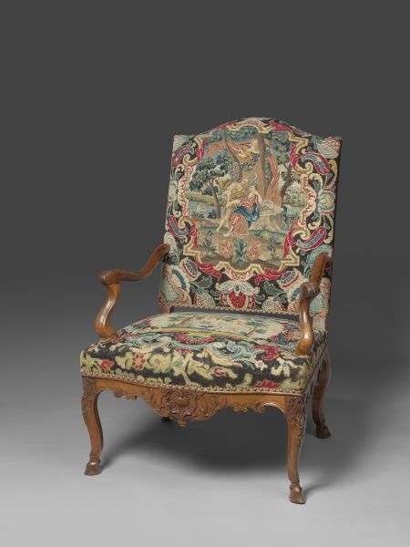 Rare suite de 4 fauteuils et un canapé d