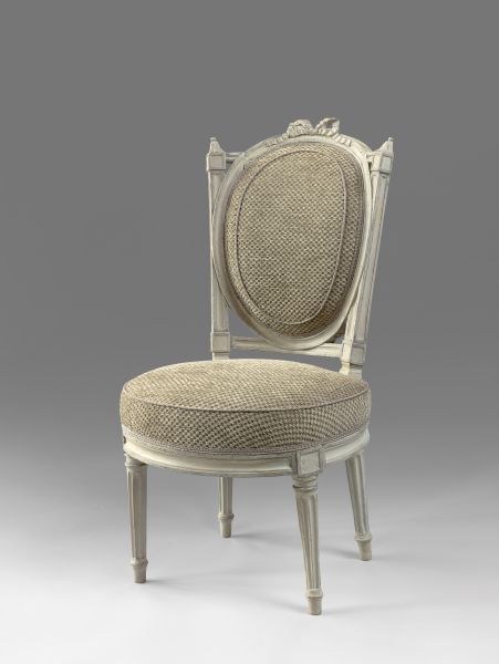 Suite de quatre fauteuils et quatre chaises Louis XVI