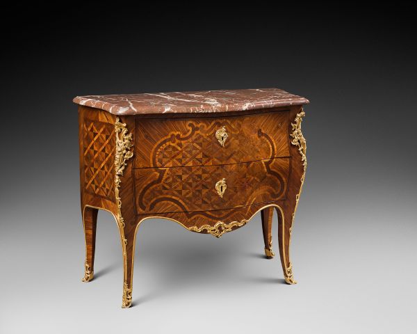 Commode sauteuse d'époque Louis XV