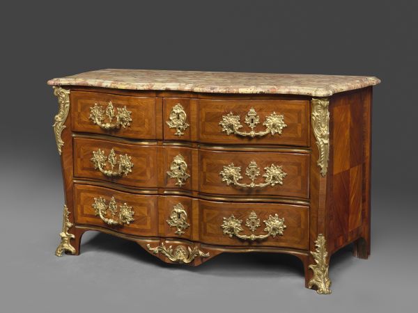 Commode en arbalète d