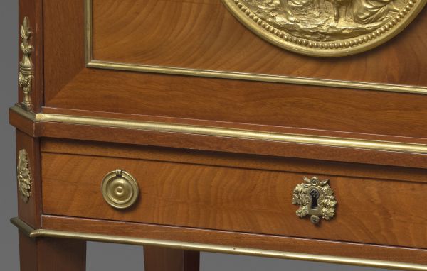 A Louis XVI secrétaire
